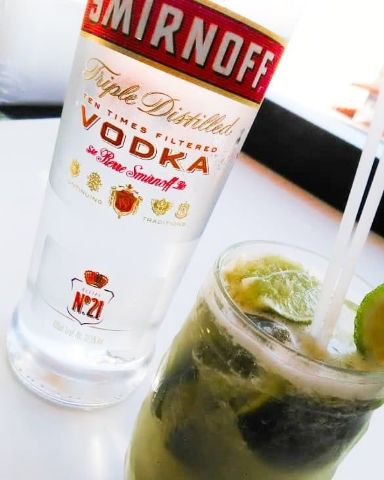 Caipirinha de vodka nacional